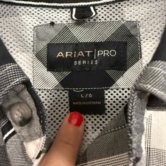 Ariat Pro Series Button Down - Picture 3 of 9